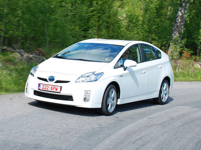 avant-toyota-prius-3